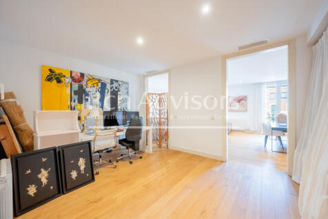 Exclusive-renovated-property-in-a-Modernist-bui...