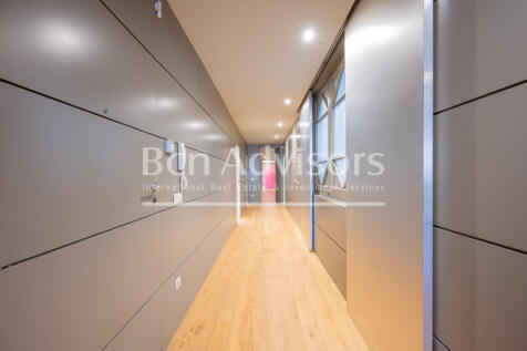 Exclusive-renovated-property-in-a-Modernist-bui...