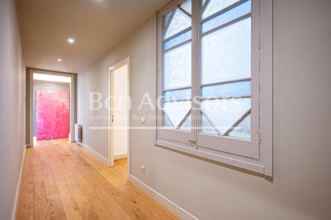 Exclusive-renovated-property-in-a-Modernist-bui...
