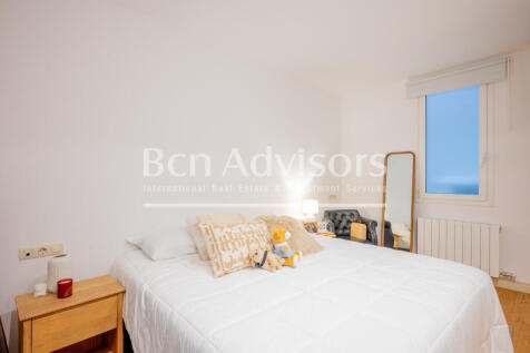 Exclusive-renovated-property-in-a-Modernist-bui...