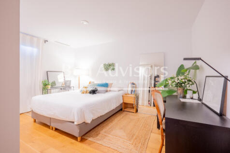 Exclusive-renovated-property-in-a-Modernist-bui...