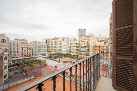 Exclusive-renovated-property-in-a-Modernist-bui...