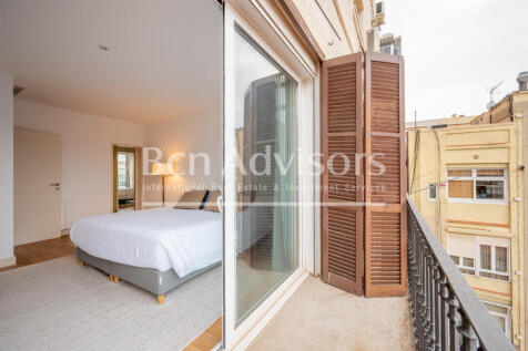 Exclusive-renovated-property-in-a-Modernist-bui...