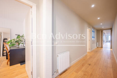 Exclusive-renovated-property-in-a-Modernist-bui...