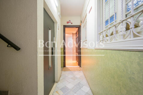 Exclusive-renovated-property-in-a-Modernist-bui...