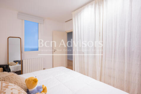 Exclusive-renovated-property-in-a-Modernist-bui...