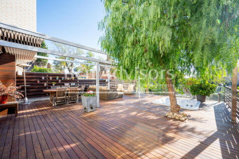Deslumbrante-y-moderna-casa-con-jardin-terraza-...