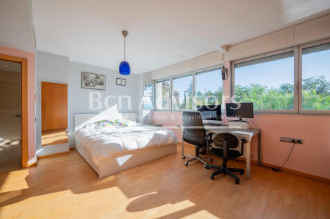 Deslumbrante-y-moderna-casa-con-jardin-terraza-...