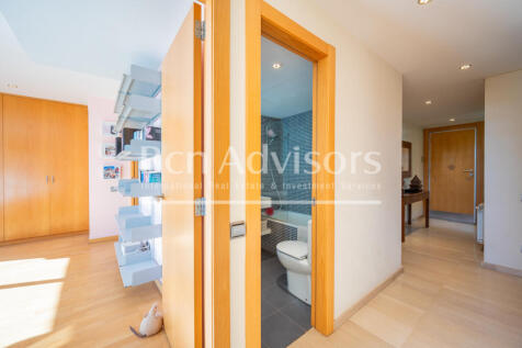Deslumbrante-y-moderna-casa-con-jardin-terraza-...