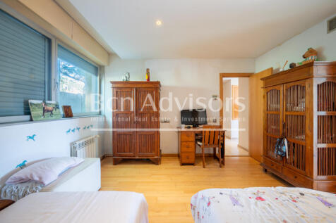 Deslumbrante-y-moderna-casa-con-jardin-terraza-...