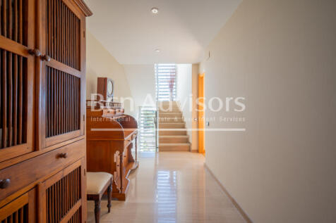 Deslumbrante-y-moderna-casa-con-jardin-terraza-...