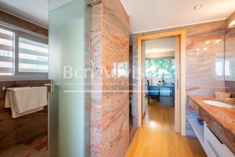 Deslumbrante-y-moderna-casa-con-jardin-terraza-...