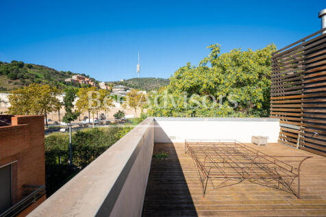 Deslumbrante-y-moderna-casa-con-jardin-terraza-...