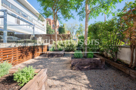Deslumbrante-y-moderna-casa-con-jardin-terraza-...