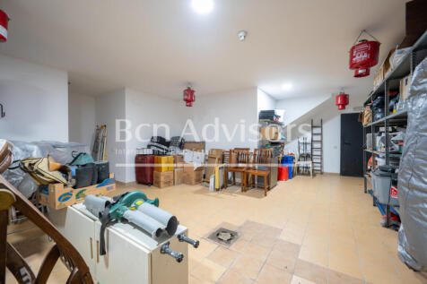 Deslumbrante-y-moderna-casa-con-jardin-terraza-...