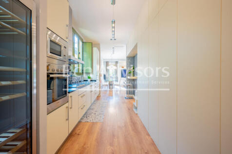 Increible-atico-con-terrazas-en-palacete-modern...