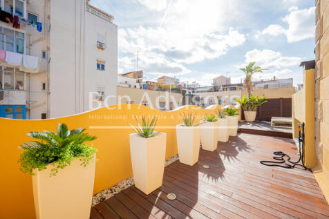 Increible-atico-con-terrazas-en-palacete-modern...