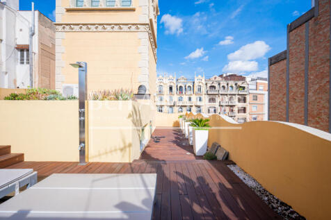 Increible-atico-con-terrazas-en-palacete-modern...