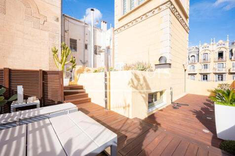 Increible-atico-con-terrazas-en-palacete-modern...