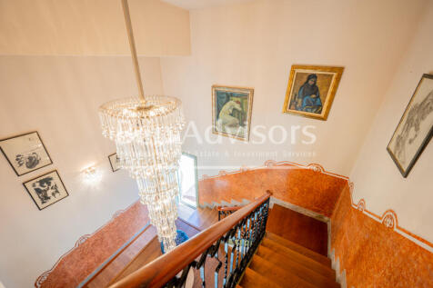 Increible-atico-con-terrazas-en-palacete-modern...