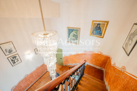 Increible-atico-con-terrazas-en-palacete-modern...