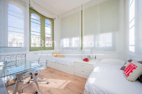 Increible-atico-con-terrazas-en-palacete-modern...