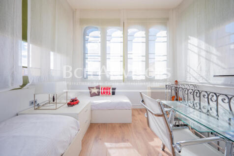 Increible-atico-con-terrazas-en-palacete-modern...