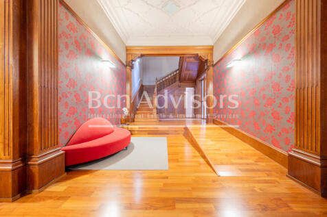 Increible-atico-con-terrazas-en-palacete-modern...