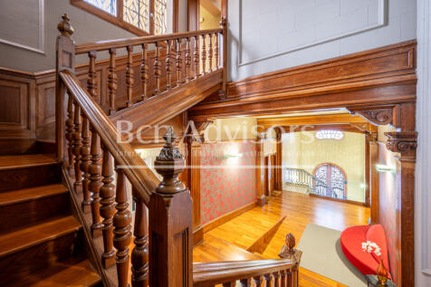 Increible-atico-con-terrazas-en-palacete-modern...