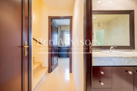 Formidable-luminoso-atico-duplex-con-5-habitaci...