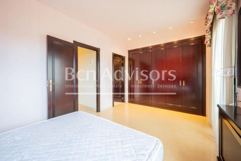 Formidable-luminoso-atico-duplex-con-5-habitaci...