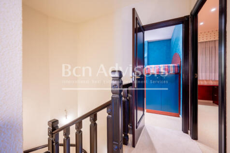 Formidable-luminoso-atico-duplex-con-5-habitaci...