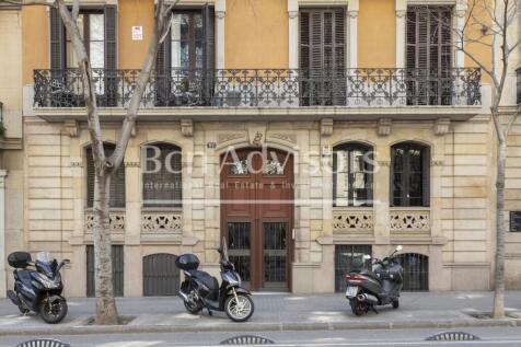 Atractivo-y-amplio-piso-modernista-a-reformar-e...