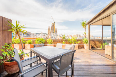 Fantastico-atico-con-terraza-vistas-a-La-Sagrad...