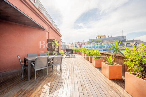 Fantastico-atico-con-terraza-vistas-a-La-Sagrad...