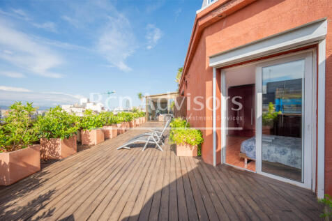 Fantastico-atico-con-terraza-vistas-a-La-Sagrad...