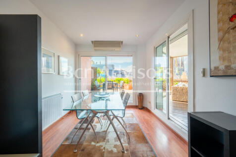 Fantastico-atico-con-terraza-vistas-a-La-Sagrad...