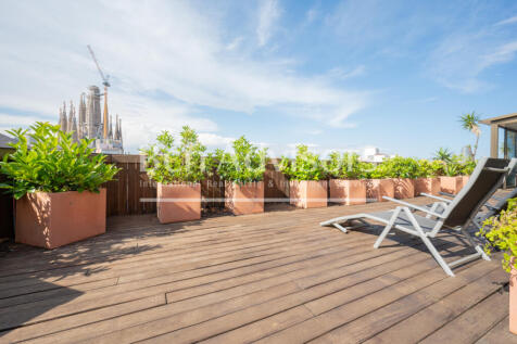 Fantastico-atico-con-terraza-vistas-a-La-Sagrad...