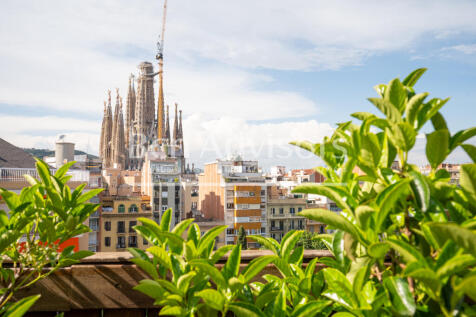 Fantastico-atico-con-terraza-vistas-a-La-Sagrad...