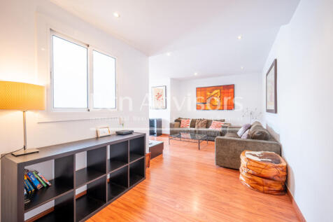 Fantastico-atico-con-terraza-vistas-a-La-Sagrad...
