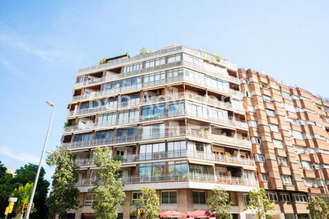 Fantastico-atico-con-terraza-vistas-a-La-Sagrad...