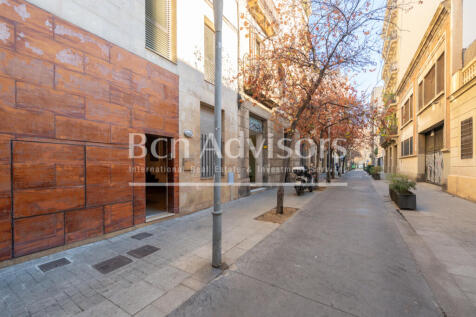 Singular-casa-urbana-reformada-con-patio-terraz...