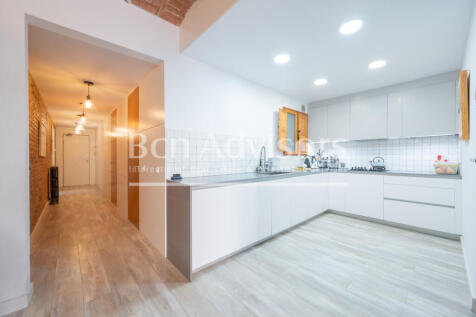 Tranquilo-y-luminoso-piso-reformado-con-element...