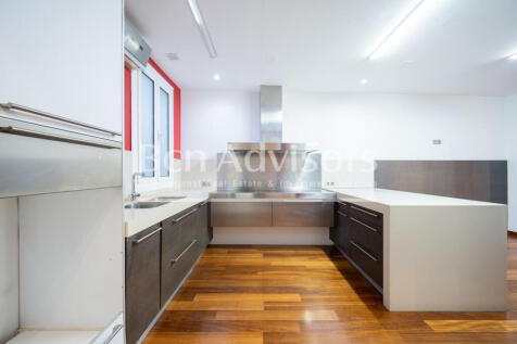 Maravilloso-y-centrico-atico-duplex-con-terraza...