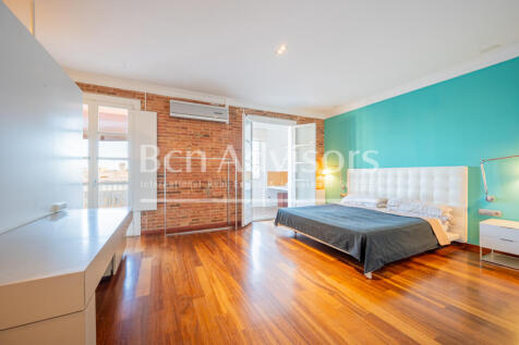 Maravilloso-y-centrico-atico-duplex-con-terraza...