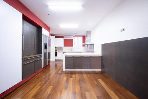 Maravilloso-y-centrico-atico-duplex-con-terraza...