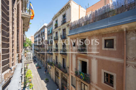 Luminoso-piso-a-reformar-con-elementos-original...