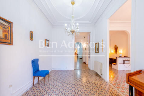 Luminoso-piso-a-reformar-con-elementos-original...