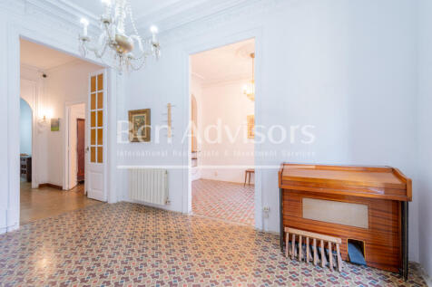 Luminoso-piso-a-reformar-con-elementos-original...