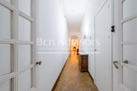 Luminoso-piso-a-reformar-con-elementos-original...